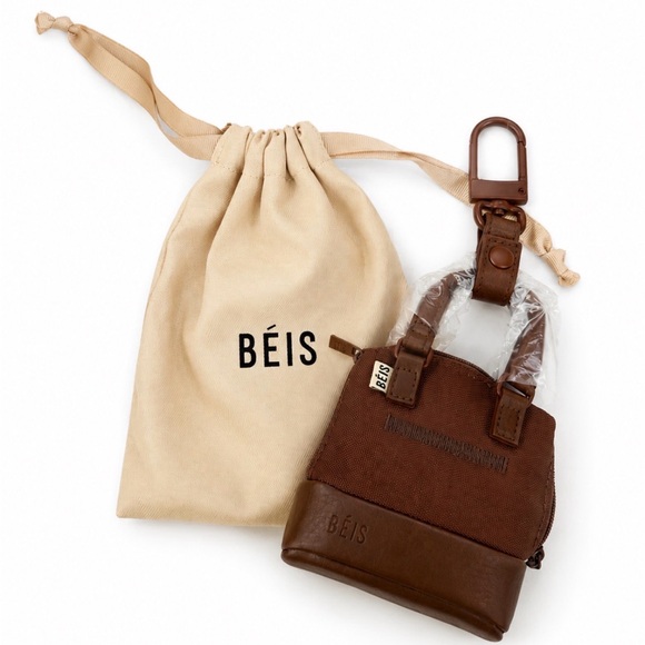 BEIS Accessories - BEÍS The Micro Weekender Bag Charm
in Maple